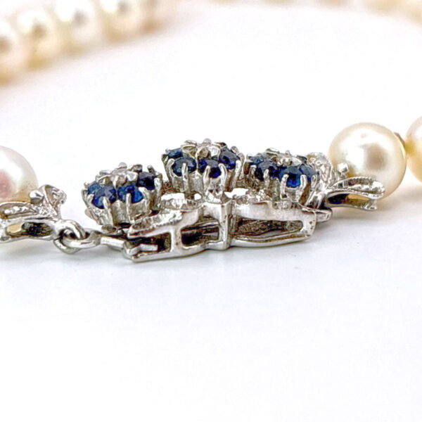 18ct White Gold Sapphire & Diamond Clasp Pearl Necklace