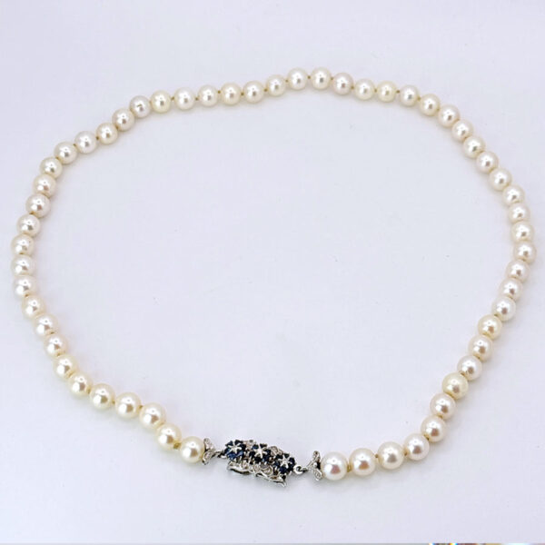 18ct White Gold Sapphire & Diamond Clasp Pearl Necklace