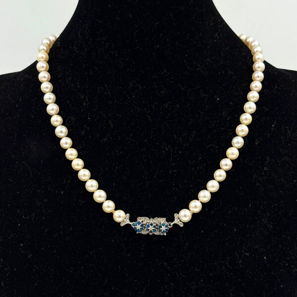 18ct White Gold Sapphire & Diamond Clasp Pearl Necklace