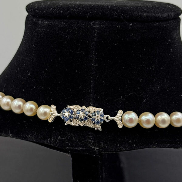 18ct White Gold Sapphire & Diamond Clasp Pearl Necklace