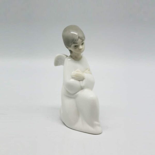 Nao Small Angel Figurine