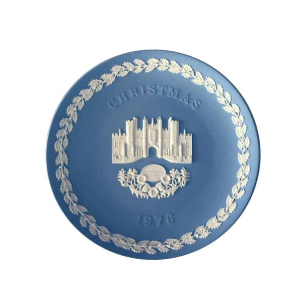 Wedgwood Christmas Plate 1976 Hampton Court