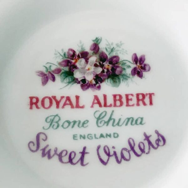 Royal Albert Sweet Violets Tea Set 21 Piece