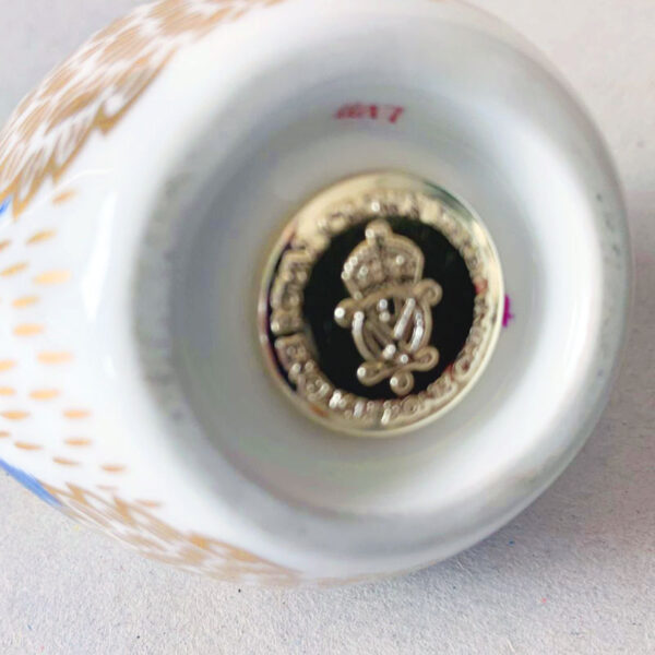 Royal Crown Derby Goldcrest Paperweight