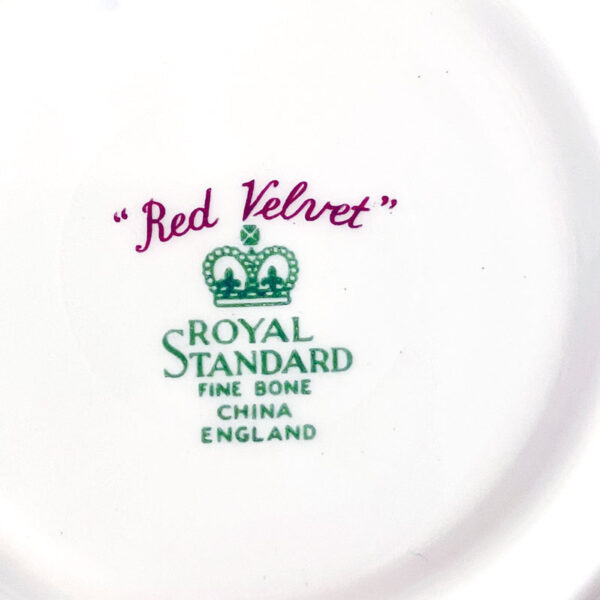 Royal Standard Red Velvet Cake Plate