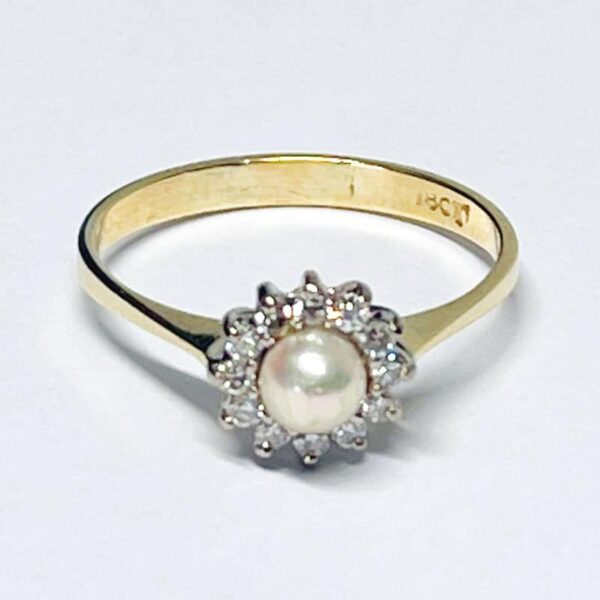 Diamond-And-Pearl-Ring-18-Carat-Gold-5-2 18ct Gold Diamond And Pearl Ring