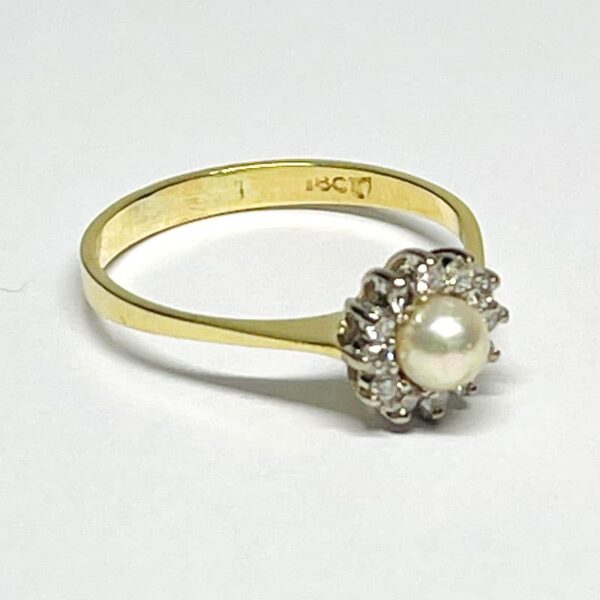 Diamond-And-Pearl-Ring-18-Carat-Gold-5-5 18ct Gold Diamond And Pearl Ring