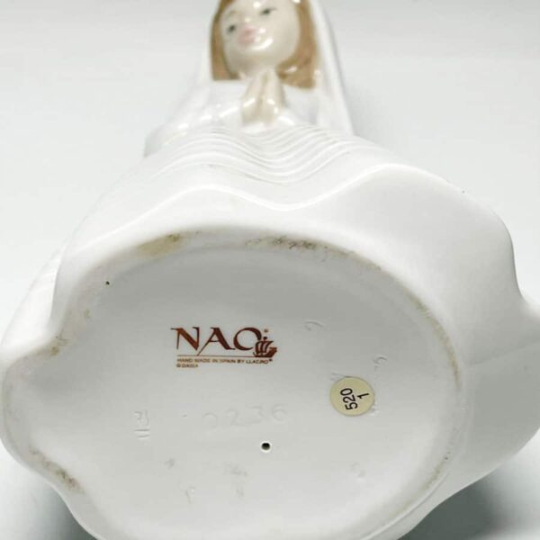 Nao By Lladro Girl Praying First Communion 0236