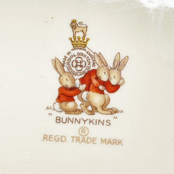 Rare Royal Doulton Bunnykins Cleaning House Porridge Bowl