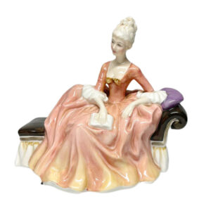 Royal Doulton Figurine Reverie HN2306