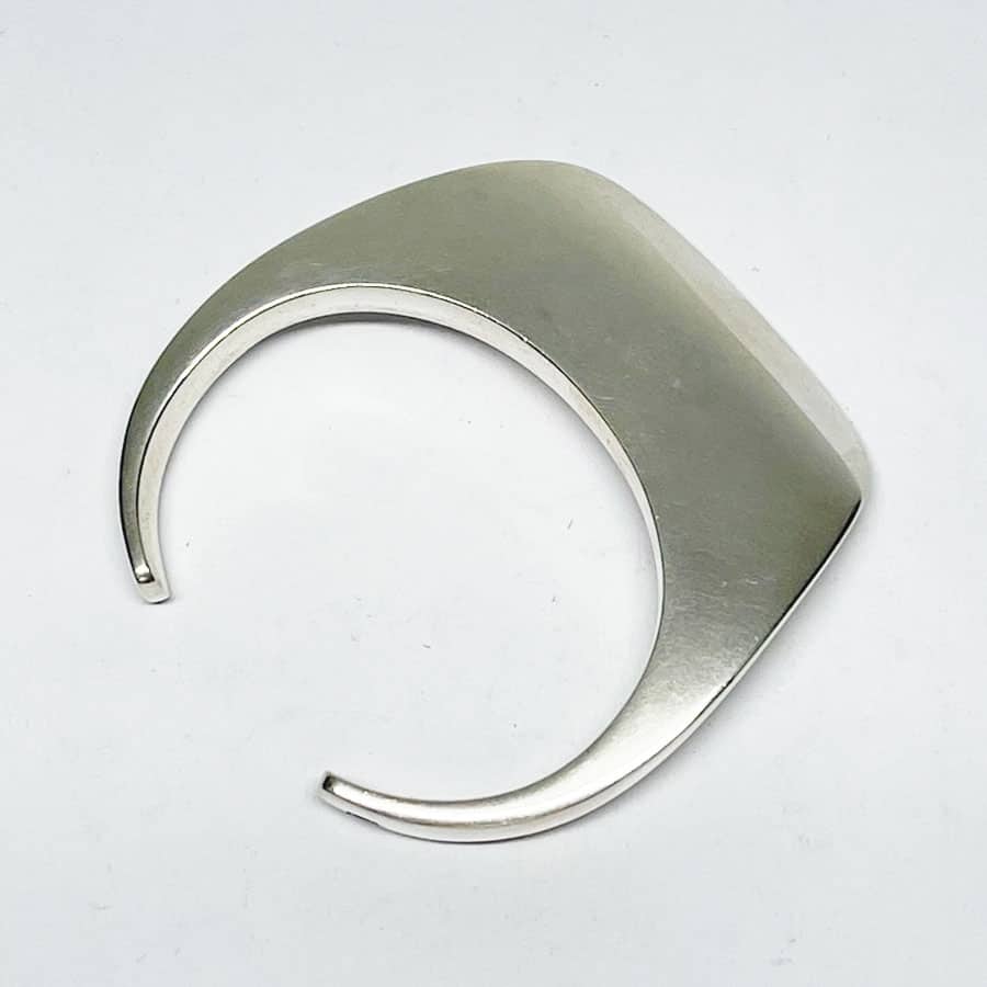 GENERAL RESEARCH archive studs bangle 初期 STUD BANGLE SILVER – DARK department