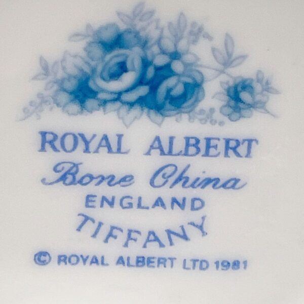 Royal Albert Tiffany 21 Piece Tea Service Gainsborough