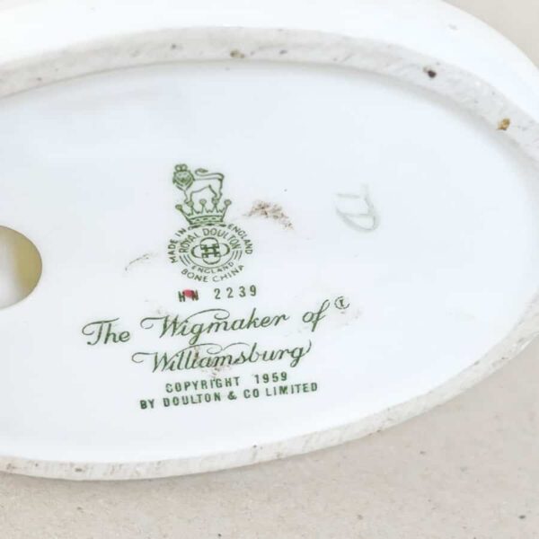 Royal Doulton Figurine Wigmaker Of Williamsburg HN2239