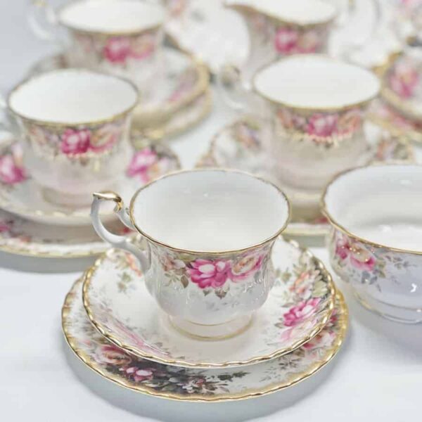Royal Albert 21 Piece Autumn Roses Tea Set
