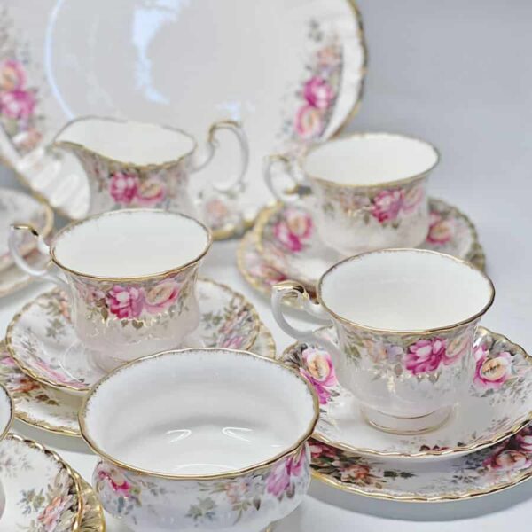 Royal Albert 21 Piece Autumn Roses Tea Set