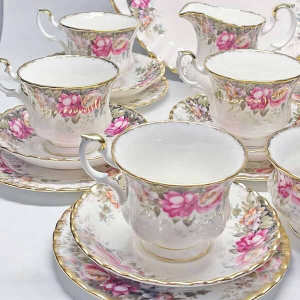 Royal Albert 21 Piece Autumn Roses Tea Set
