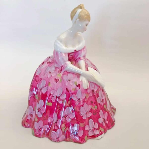 Royal Doulton Figurine Victoria HN2471