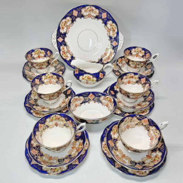 Royal Albert Heirloom Pattern 21 Piece Tea Set