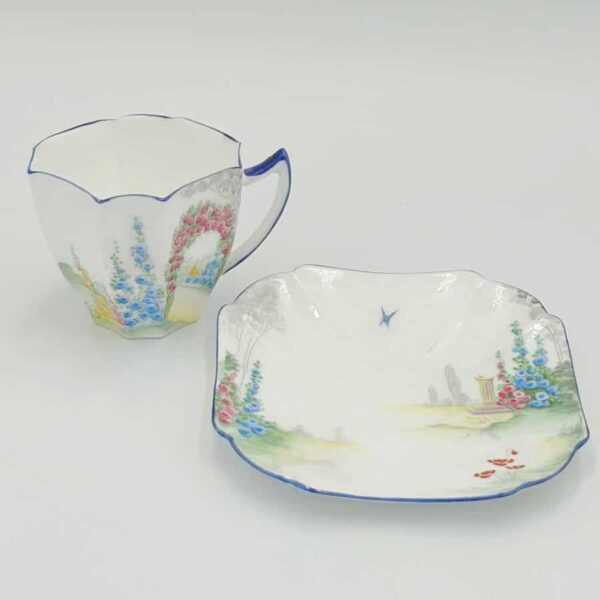 Shelley Queen Anne Garden Urn Demitasse Duo
