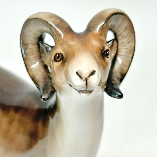 Royal Doulton Figurine Mountain Sheep HN2661