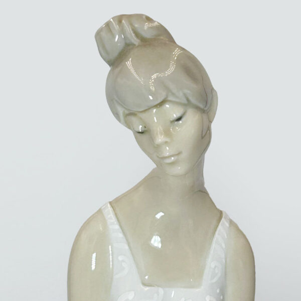 Lladro-Ballerina-Poised-In-A-Pensive-Move-4 Lladro Ballerina Poised In A Pensive Move