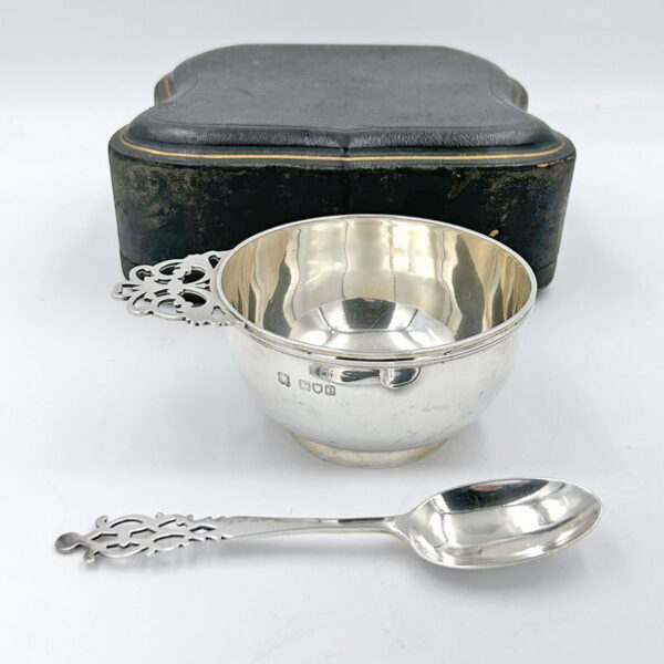 Hallmarked Porringer London 1900 Edward and Sons