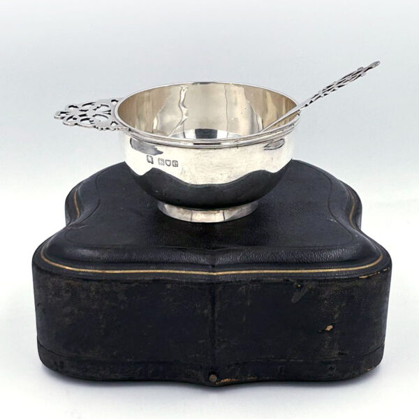 Hallmarked Porringer London 1900 Edward and Sons