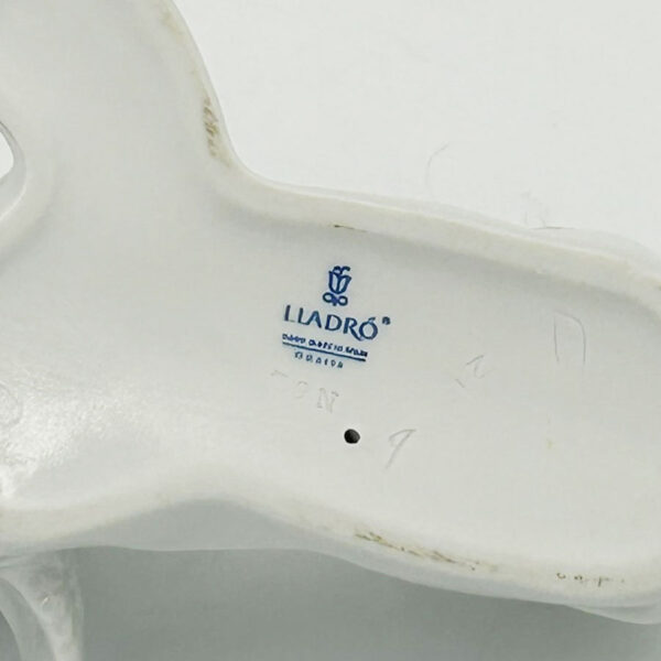Lladro Angel Laying Down  5723
