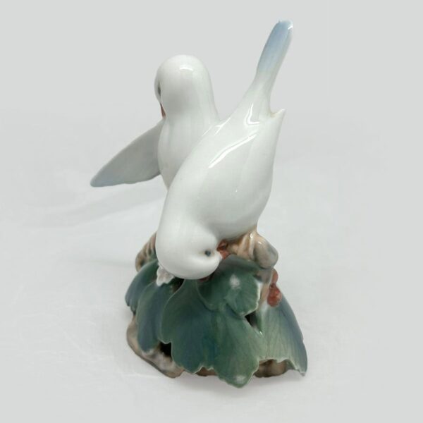 Royal Copenhagen Love Birds 402