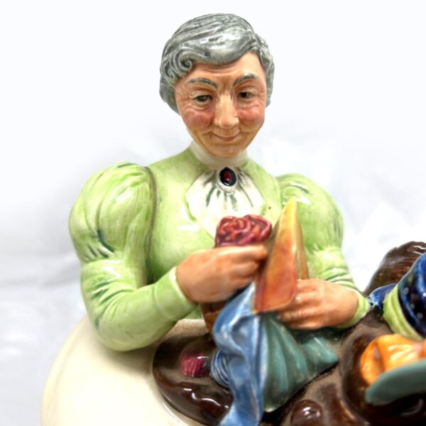 Royal Doulton Figurine Wardrobe Mistress HN2145