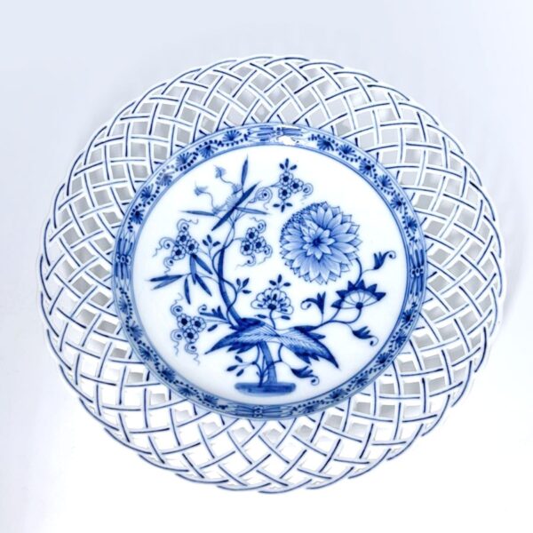 Berlin KPM Onion Pattern Reticulated Plate C1945