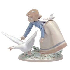 Lladro Figurine Wild Goose Chase 5553