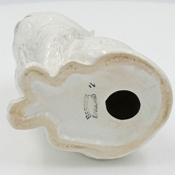 Beswick Persian Seated Blue Eyed Kitten