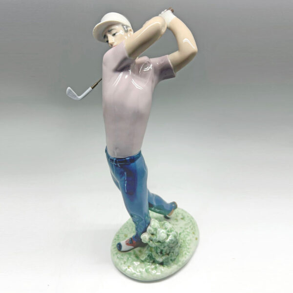 Lladro Male Golfer 6032 On The Green