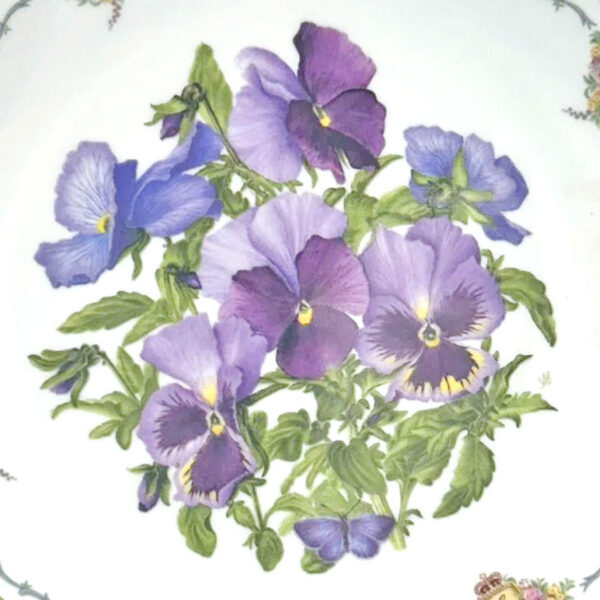 Royal Albert Queen Mothers Favourite Plate Camellia