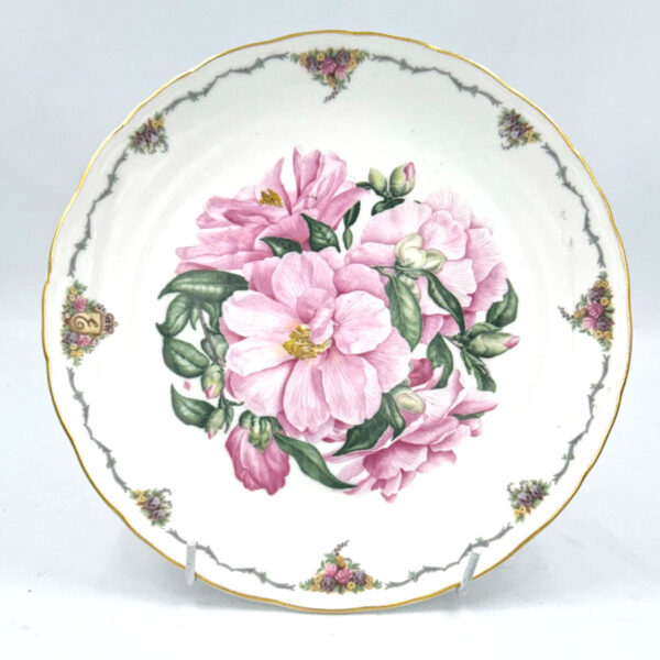 Royal Albert Queen Mothers Favourite Plate Pansies