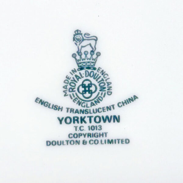 Royal Doulton Yorktown Vegetable Toureen 1013
