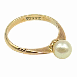 9Ct Gold Ring With Solitaire Pearl Zeeta