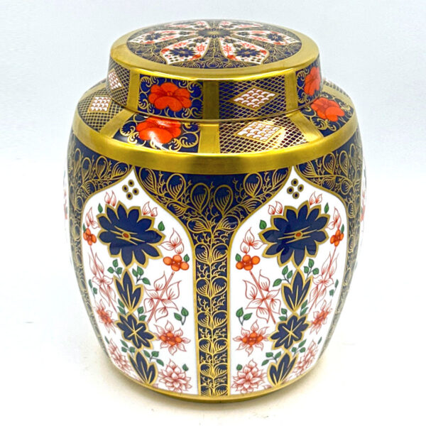 Royal Crown Derby Old Imari Large Ginger Jar And Cover 1128