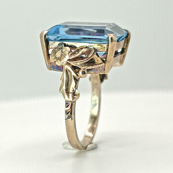 9ct-Gold-Large-Spinel-Dress-Ring-4 9ct Gold Large Spinel Dress Ring