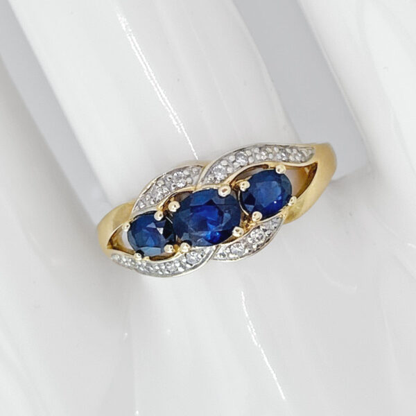 9ct Gold Sapphires Cluster Ring