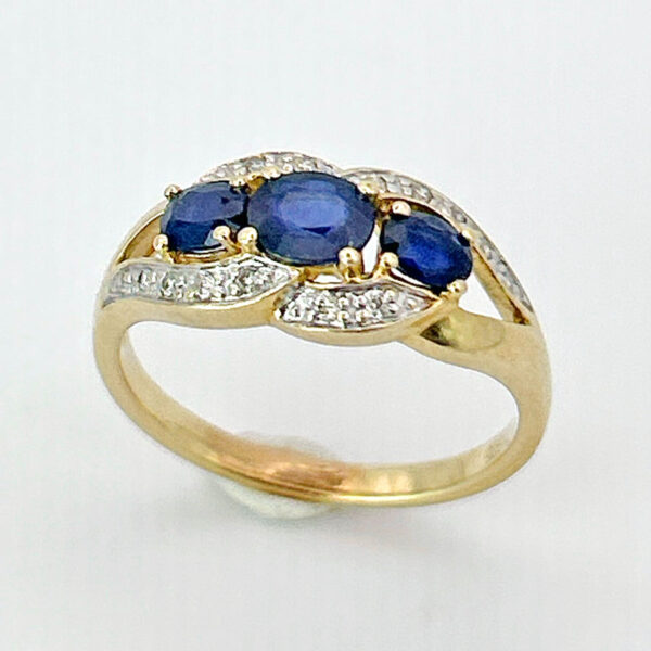 9ct Gold Sapphires Cluster Ring
