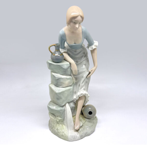 Nao By Lladro Girl With Water Jugs 1035
