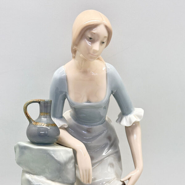 Nao By Lladro Girl With Water Jugs 1035