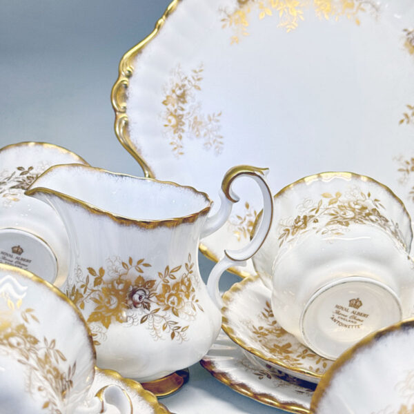 Royal Albert Antoinette 21 Piece Tea Service
