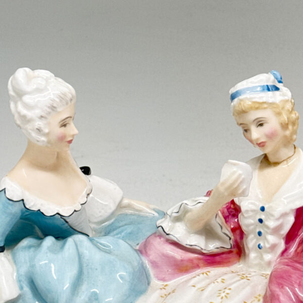 Royal Doulton Figurine Love Letter HN 2149