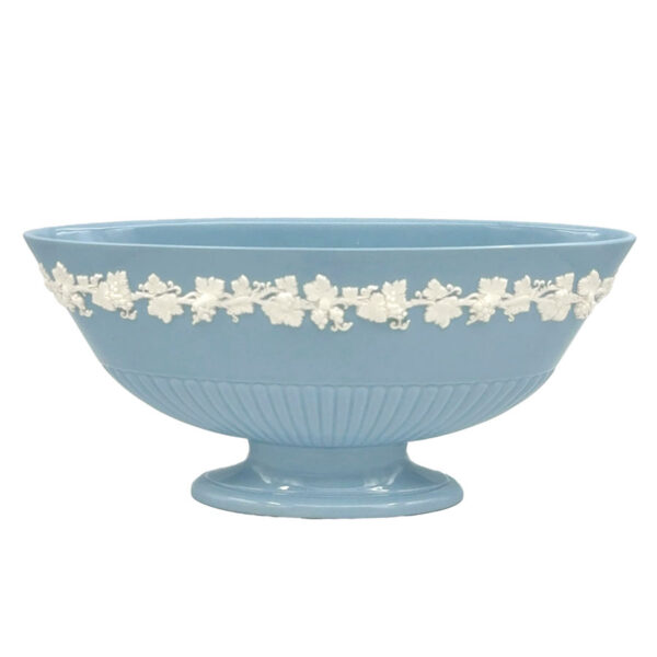 Wedgwood Queensware Cream On Lavender Blue Mantle Vase