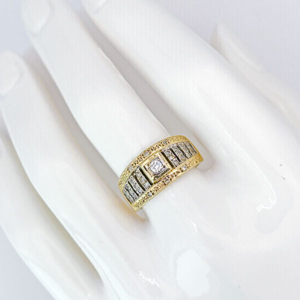 9ct Gold Central Diamond and Pave Cut Diamonds Ring