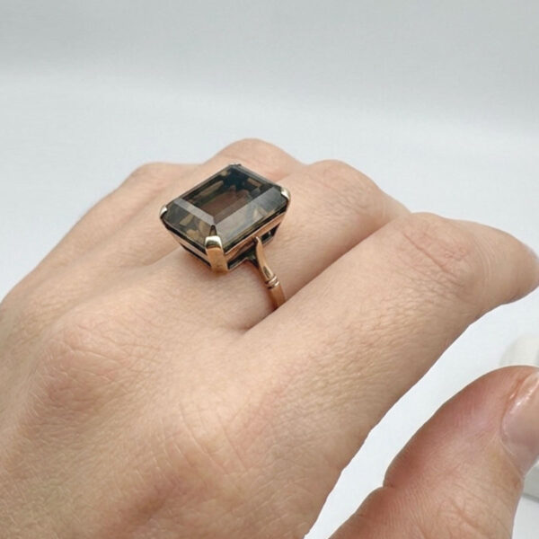 9ct Gold Cocktail Topaz Dress Ring