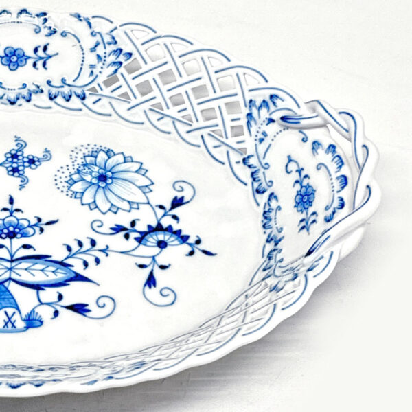 Meissen Onion Pattern Reticulated Handled Bowl